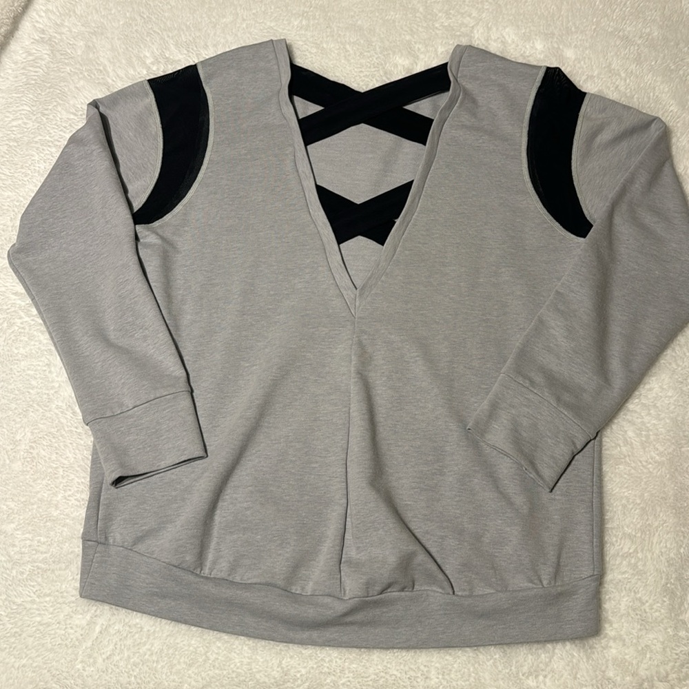 North Face criss cross v-neck back!